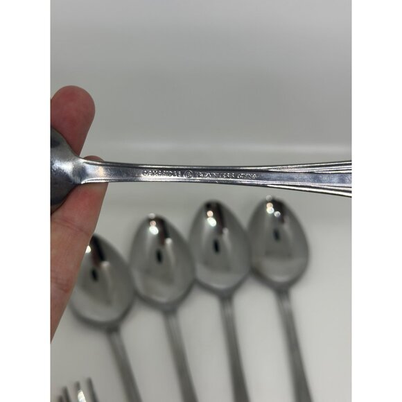 VTG Ambridge Stainless Flatware Set-of-12 Classic Pattern Silverwear - Picture 6 of 10